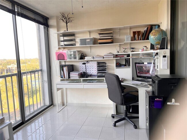 Building Photo - 16300 Golf Club Rd