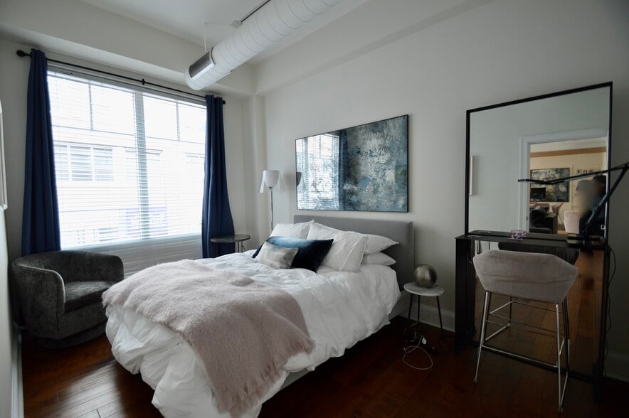 Building Photo - 139 E Berkeley St