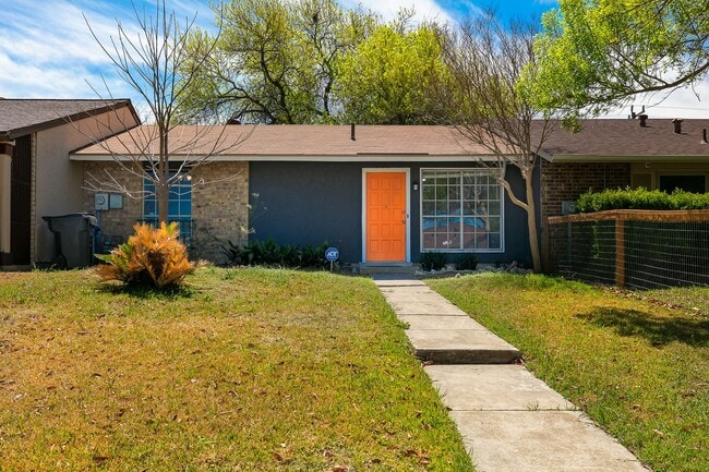 Building Photo - Renovated 2 Bedroom 1 Bath Near UTSA, Medi...