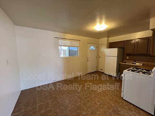 Building Photo - 117 E Ellery Ave