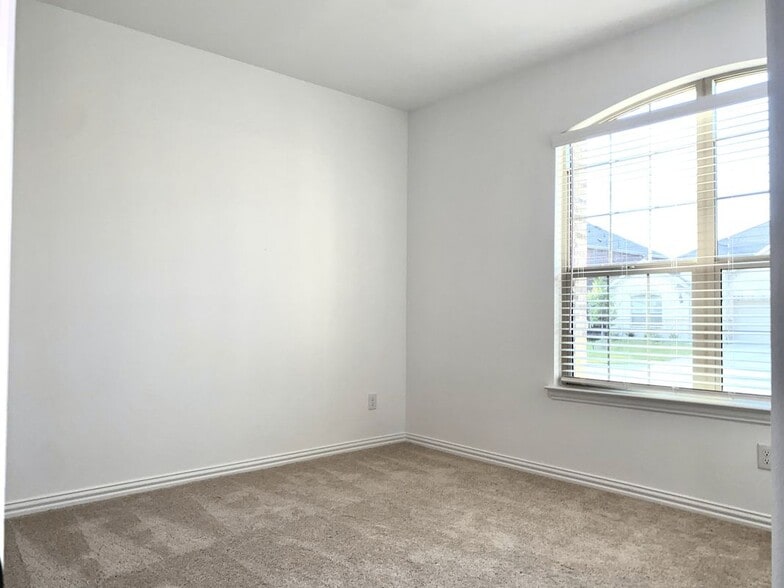 Building Photo - 1201 Sassafras Dr