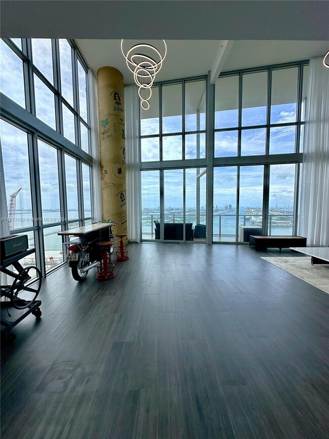 Building Photo - 1100 Biscayne Blvd