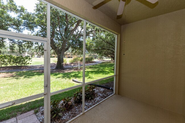 Building Photo - 12040 Summergate Cir