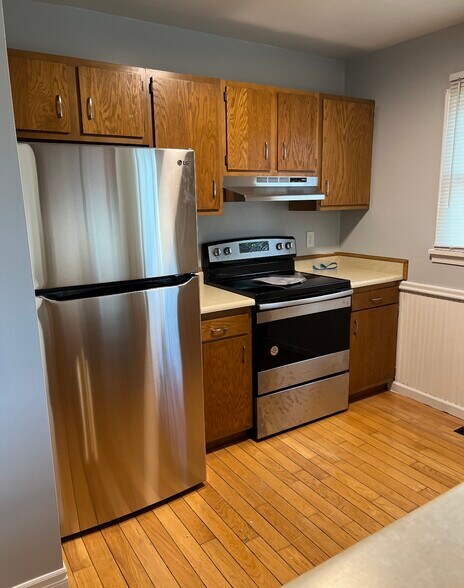 Building Photo - 1083 Cunningham Dr