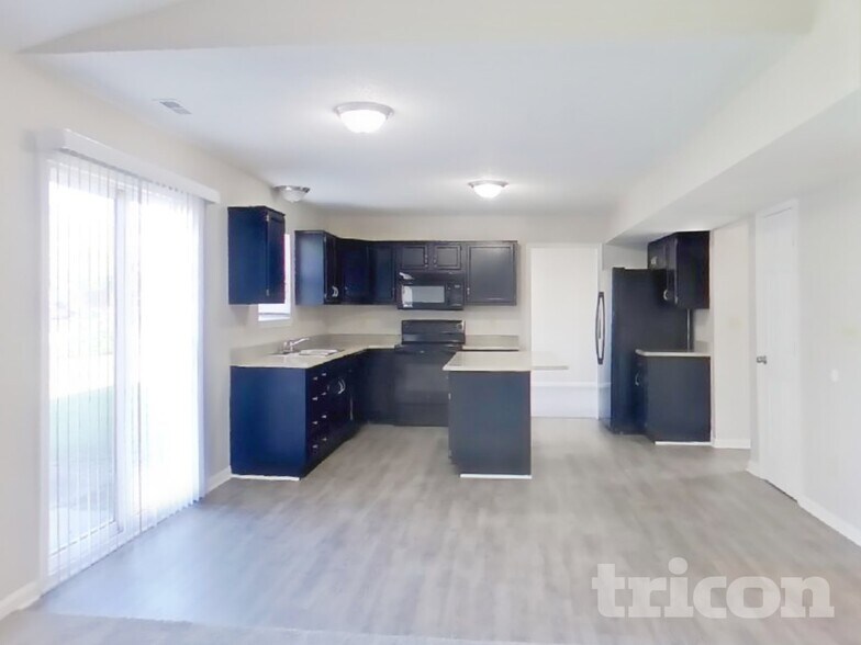 Building Photo - 4002 Caddy Way