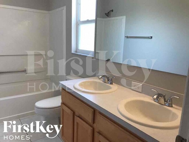 Building Photo - 11764 Shirburn Cir