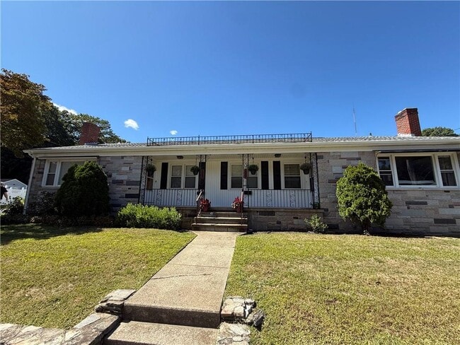 Primary Photo - 1089 Plainfield St