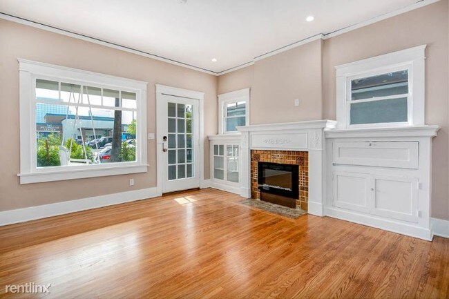 Building Photo - 1136 N Columbus Ave