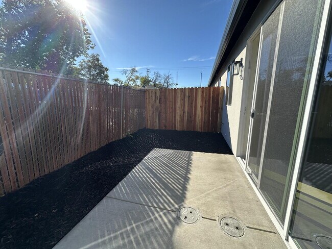 Building Photo - Brand New Construction Unit for Rent - 3 B...