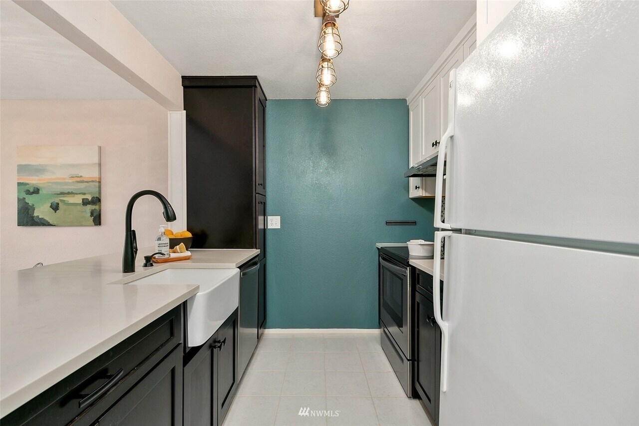 Staging - Kitchen 2 - 1740 NE 86th St