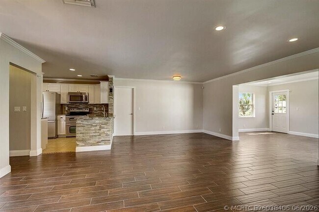 Building Photo - 9387 Richmond Cir