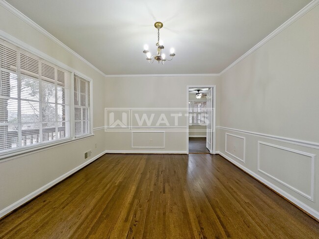 Building Photo - Charming & Spacious 3-Bed Home in City of Hoover