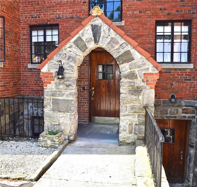 Building Photo - 22 Sagamore Rd