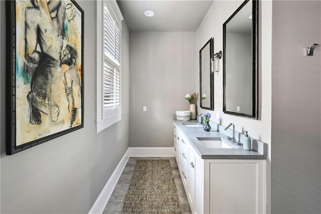 Building Photo - 635 Bonaventure Ave NE