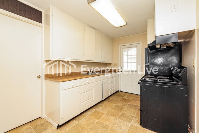 Building Photo - 432 Mt Joy St