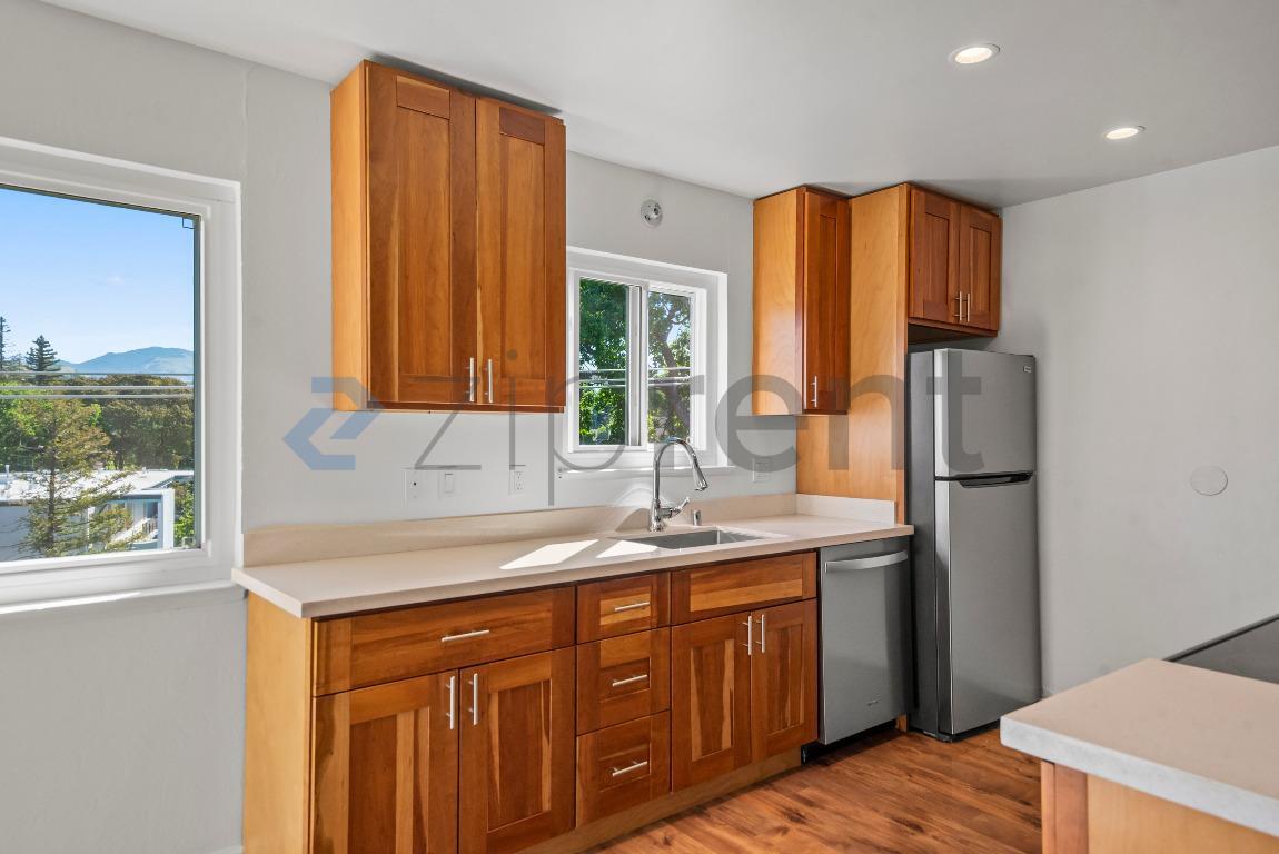 Building Photo - 138 Village Ct