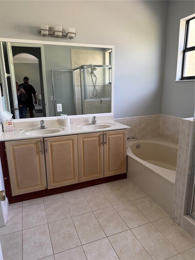 Building Photo - 8935 SW 228th Ln