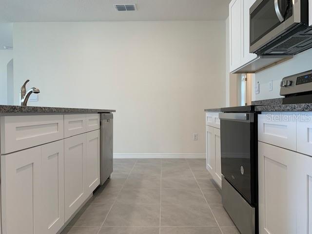 Building Photo - 2685 Magnolia Ave