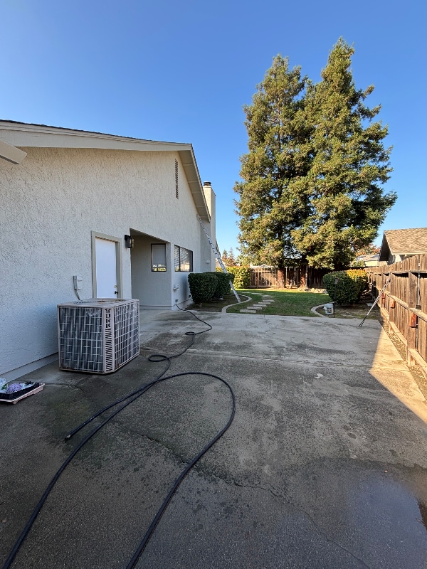 Building Photo - 3733 Chippewa St