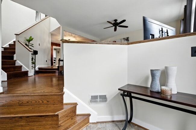 Building Photo - 10903 Whiterim Dr