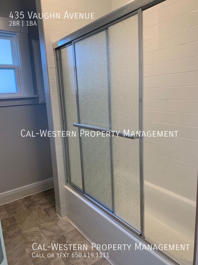 Building Photo - 435 Vaughn Ave