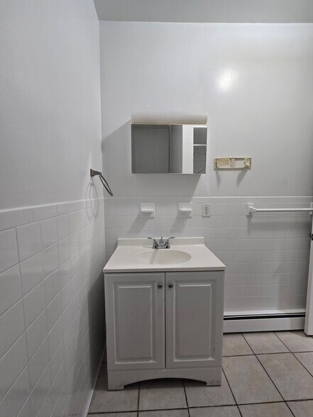 Building Photo - 273 S Orange Ave