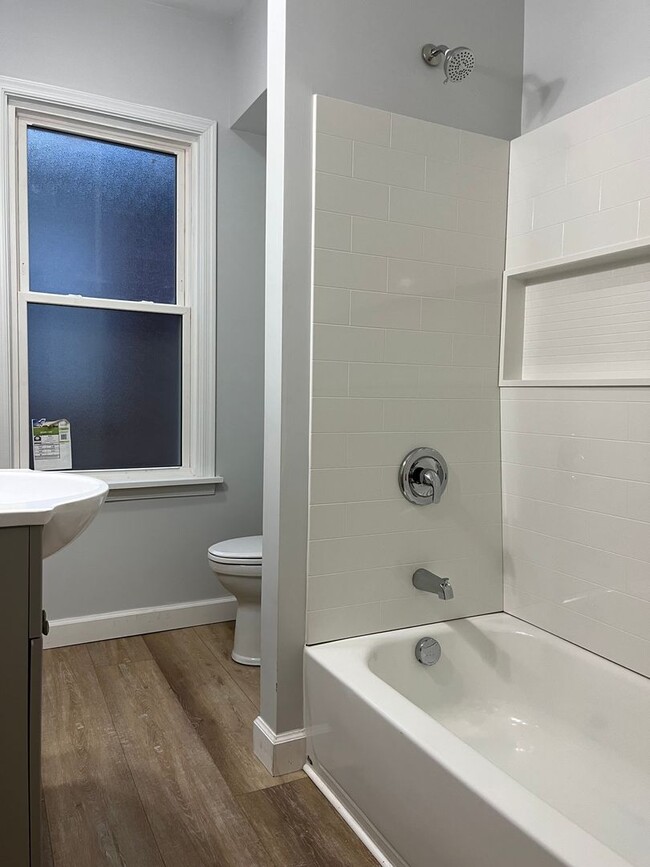 Building Photo - Newly remodeled 2br w off st parking laundry