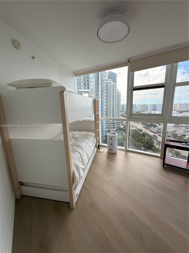 Building Photo - 18201 Collins Ave