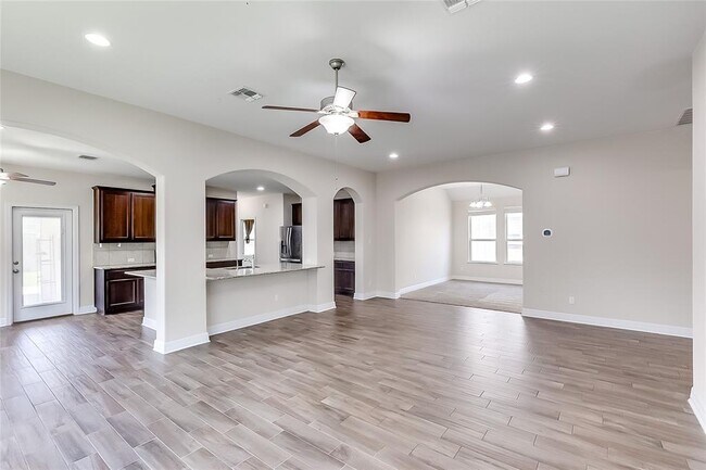 Building Photo - 3625 Lunet Ring Way