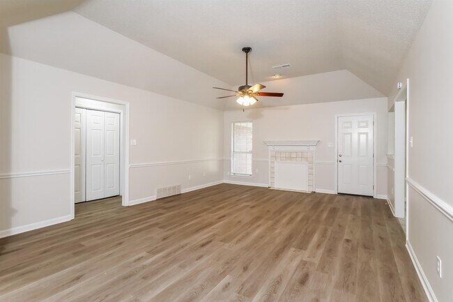 Building Photo - 7073 Gleneagles Dr