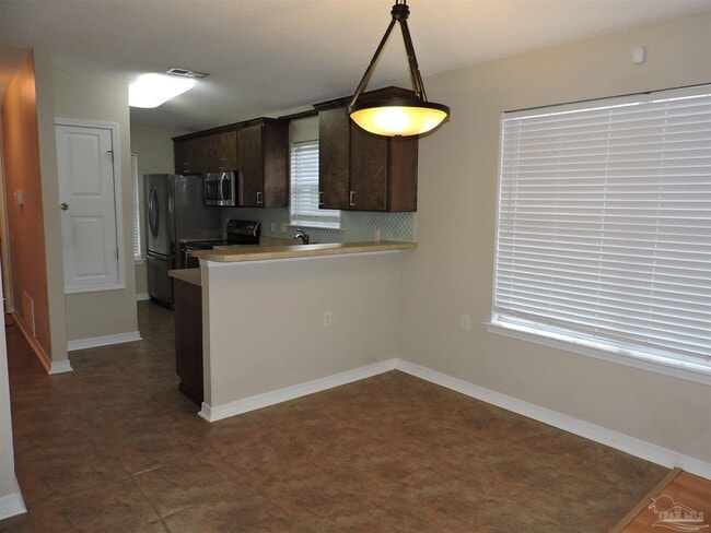 Building Photo - 8110 Heirloom Dr