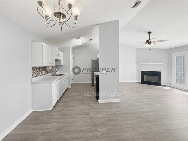 Building Photo - 107 Pelham Square Way