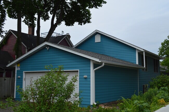 Building Photo - 1519 Portland Ave S