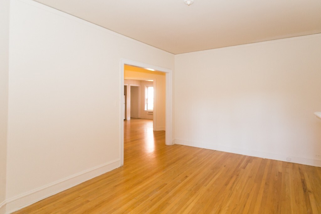 Building Photo - 1309 Oak Ave