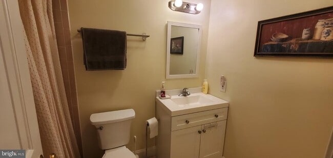 Building Photo - 665 Rose Hollow Dr