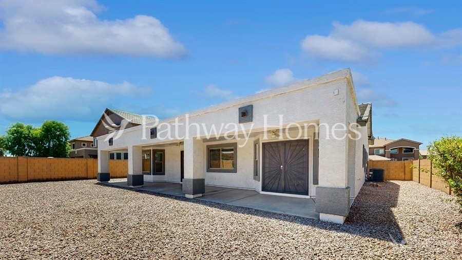 Building Photo - 43290 W Griffis Dr