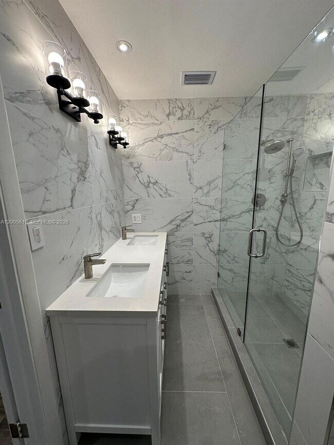 Building Photo - 7625 SW 180th Terrace