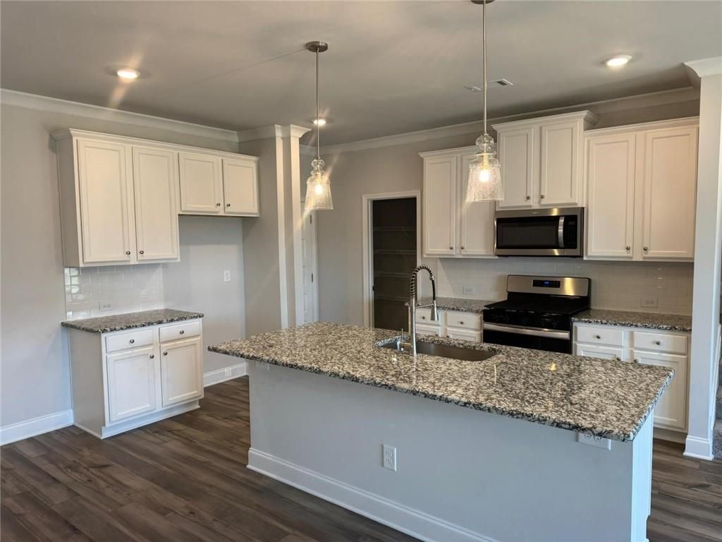 Building Photo - 3230 Westgate Park Dr