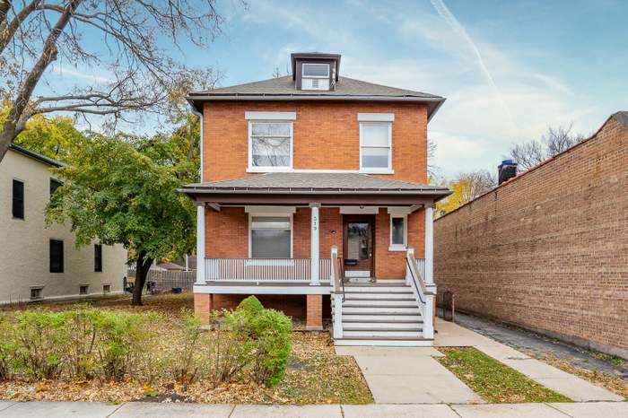 Primary Photo - 319 Chicago Ave