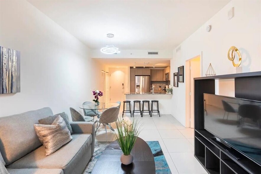 Primary Photo - 5350 NW 84th Ave