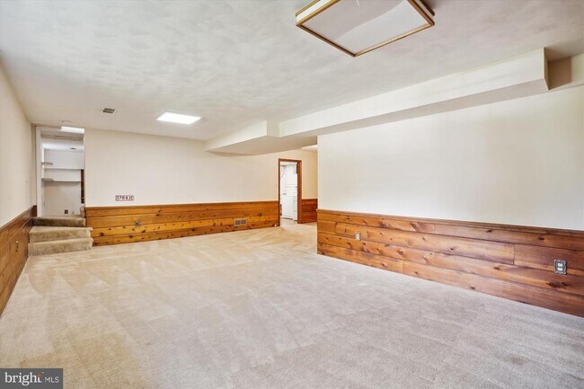 Building Photo - 6139 Tompkins Dr