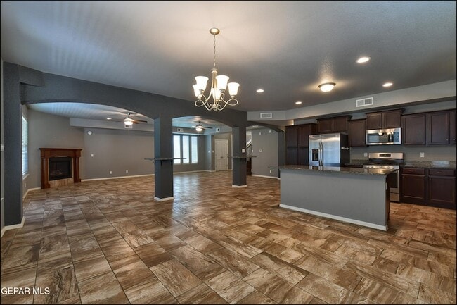 Building Photo - 6560 McFarland Ave
