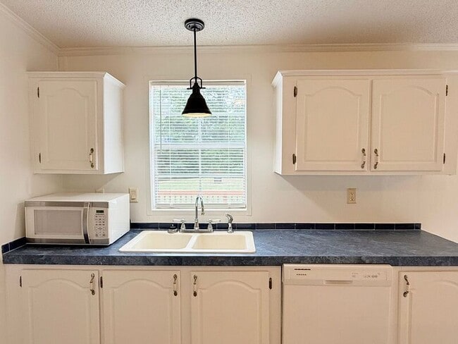 Building Photo - 3936 Griffith Rd