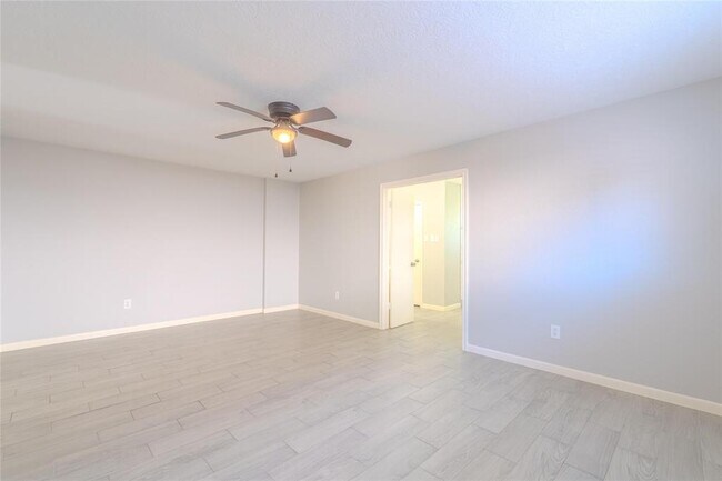 Building Photo - 19314 Enchanted Oaks Dr