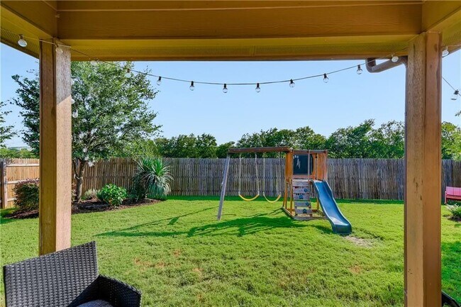 Building Photo - 221 Purple Martin Ave