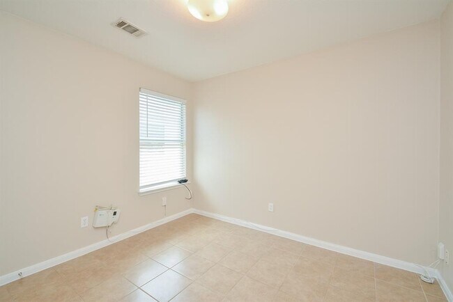 Building Photo - 29031 Rio Grande River Dr