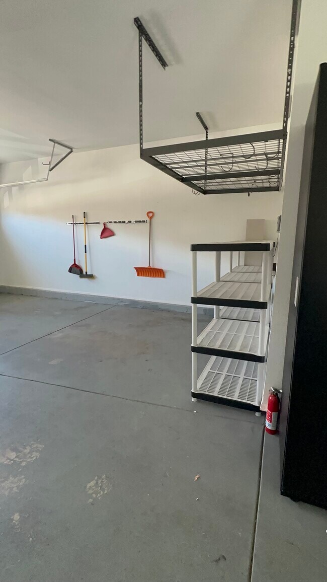 Garage - 17451 Leisure Lake Dr
