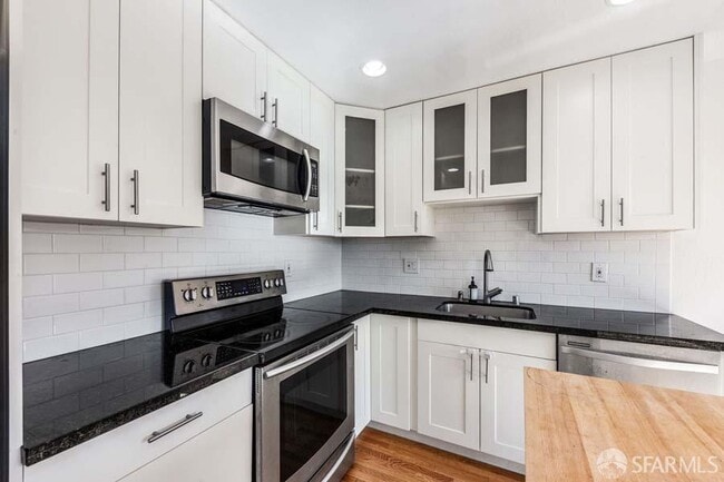 Building Photo - 346 Mangels Ave