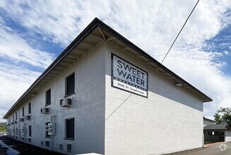 Building Photo - Renovated 1-Bedroom Condo in Gated North P...