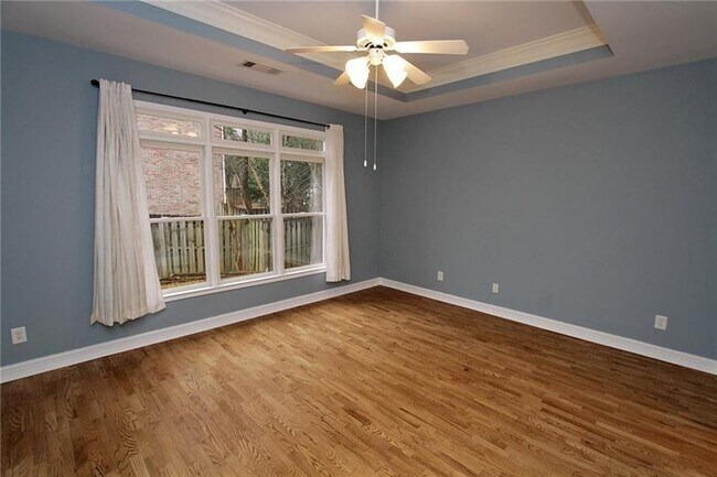 Building Photo - 1360 Eastgate Ct